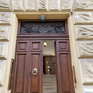 Porta Castello Charme Roma